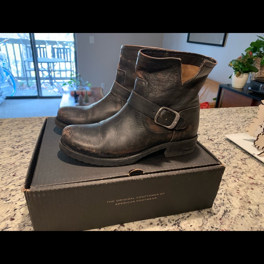 Frye Veronica Bootie -size 8